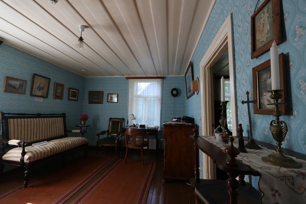 Johannes ja Joosepi Majamuuseum. Johannese tuba.