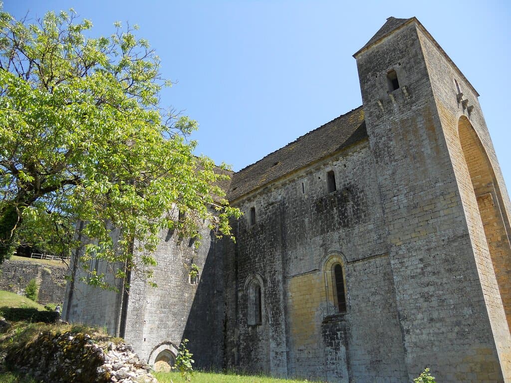 Souvenirs de mes Balades --- France -- Nouvelle Aquitaine -- Dans un petit village du Périgord - Jolie découverte de cette abbaye de style Romane - Gothique 21.01.06