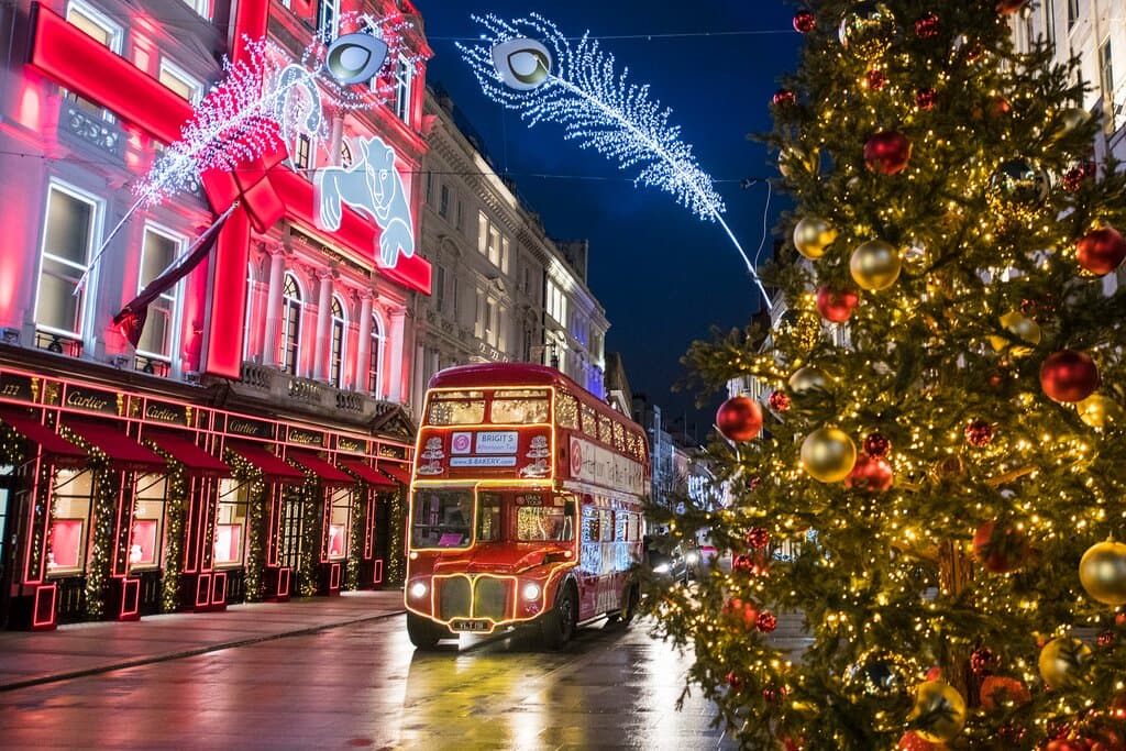 Brigit's Bakery Bus - Afternoon Tea Bus

Cartier Bond Stret Store