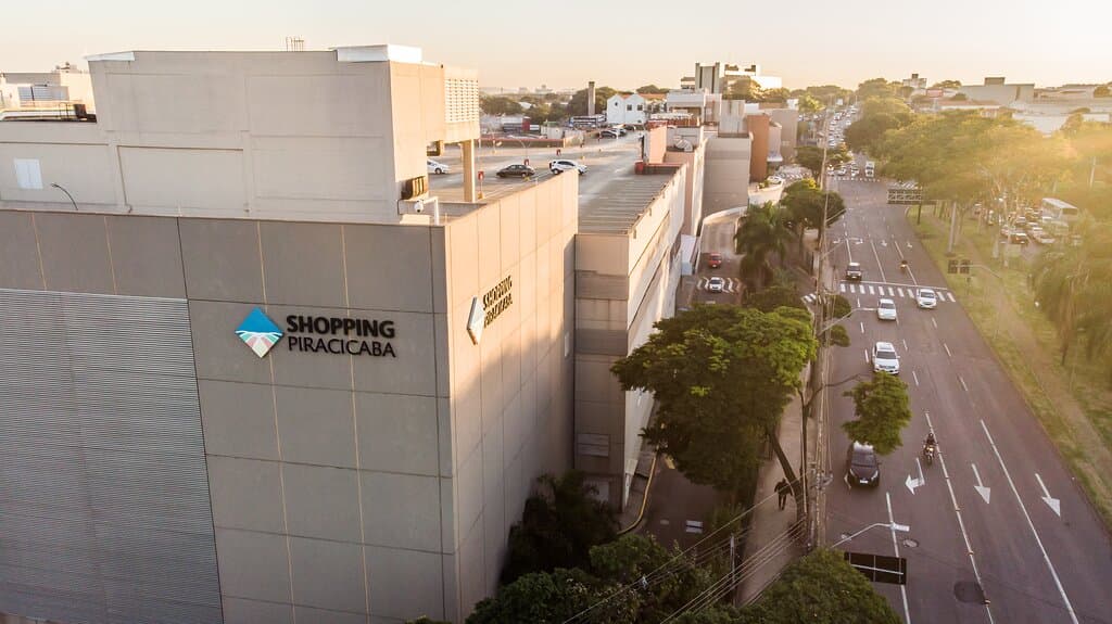 São mais de 250 lojas com opções de moda, gastronomia, serviços e lazer para toda a família. 