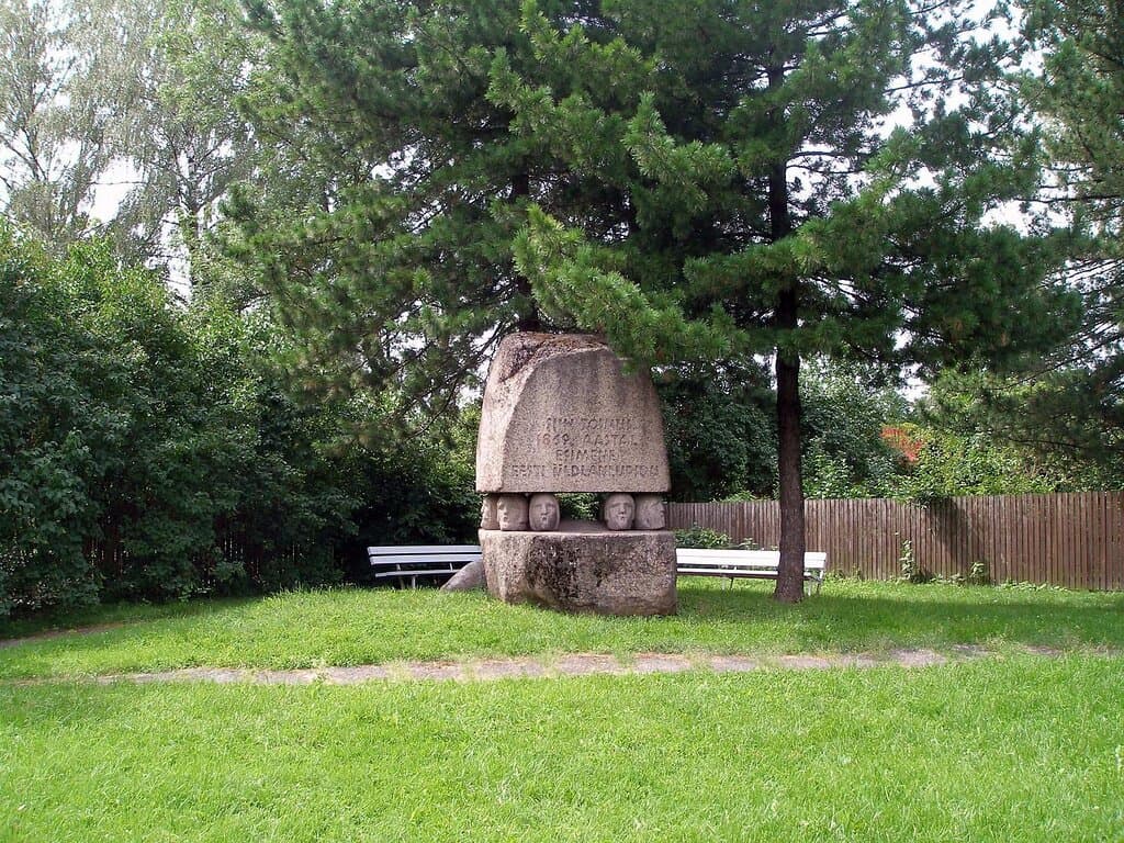 Memorial stone to the first Estonian Song Festival in Tartu. Photo: R. Pindus