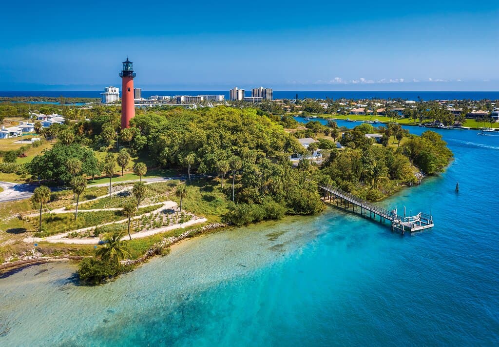 The Jupiter Inlet Lighthouse & Museum offers climbing tour of the 1860 Lighthouse, history exhibits and historic buildings along the Jupiter Inlet on the federally designated Outstanding Natural Area, National Conservation Lands. 