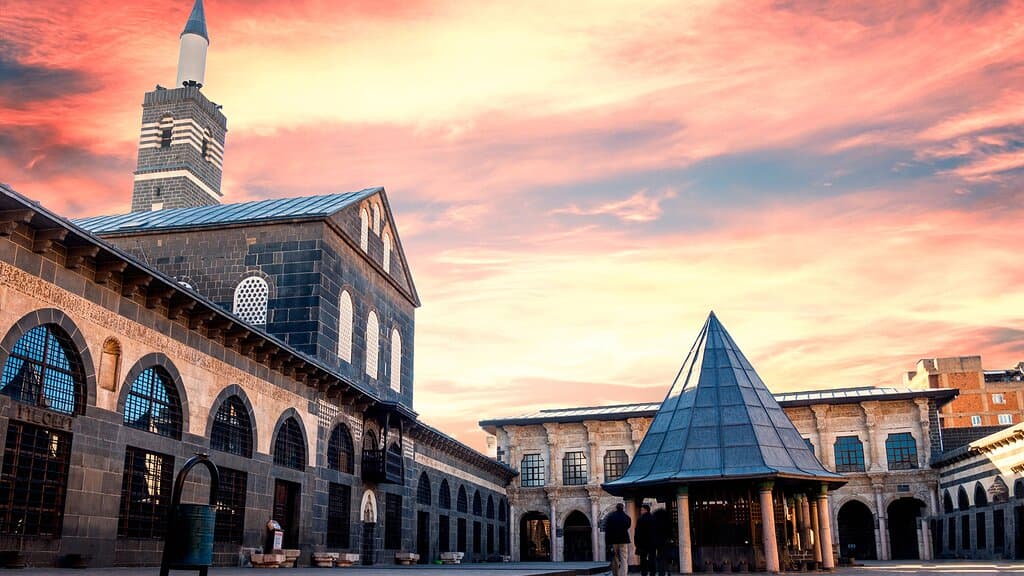 great mosque of diyarbakır