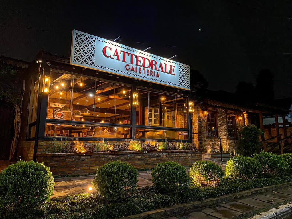 Atendimento das 11:30H às 16H 
E Das 19H às 22H