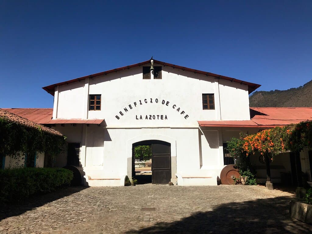 Edificio el Beneficio de Cafe - La Azotea