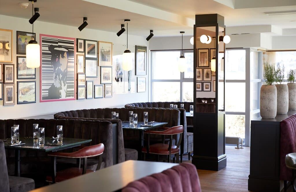 St Andrews Links Clubhouse & Tom Morris Bar & Grill