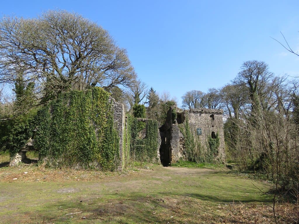 The small remnants of the castle