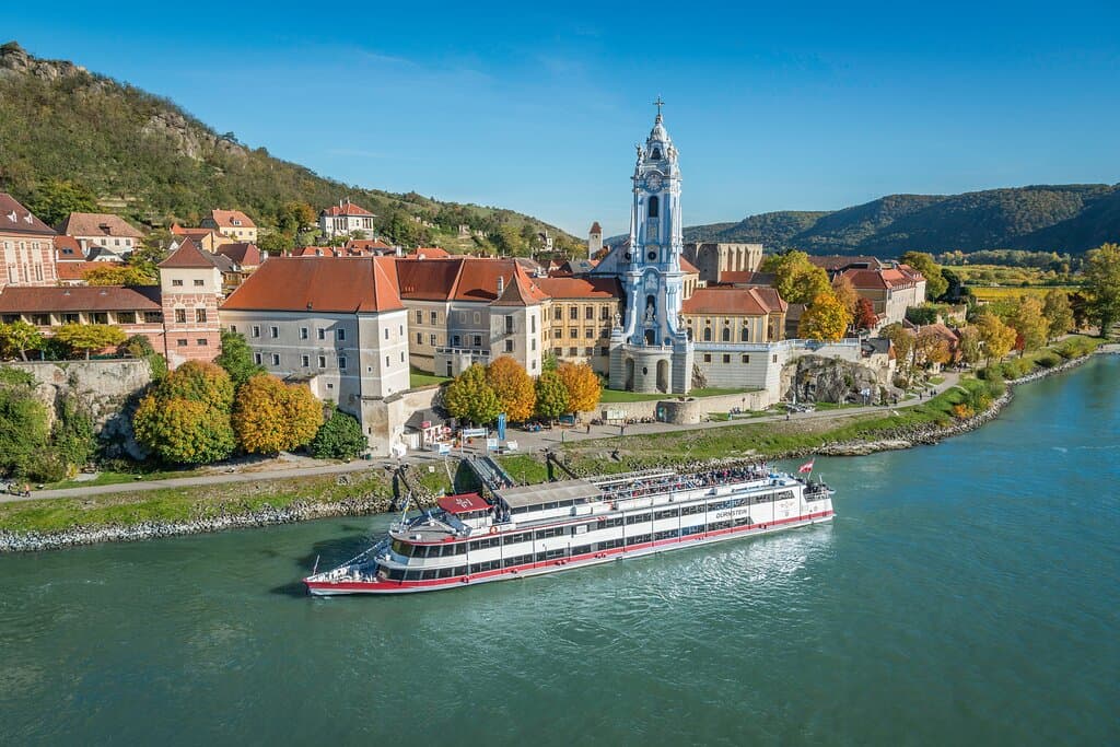 DAS Wahrzeichen der Wachau: Stift Dürnstein und der blau-weiße Kirchturm
(c) extremfotos
