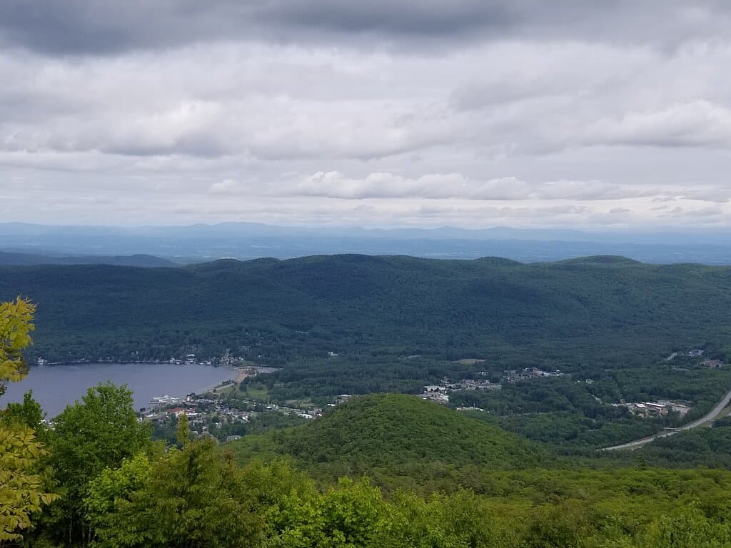 Views from stopping points and the summit at the end of the highway.