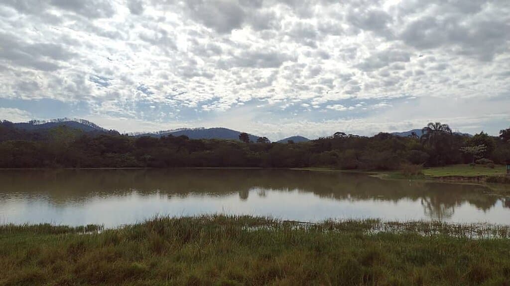 Parque Leon Feffer - junho 2021. Muito lindo, grande e limpo. Ótimo programa para família e amigos para piquenique ou até quem sabe caminhar