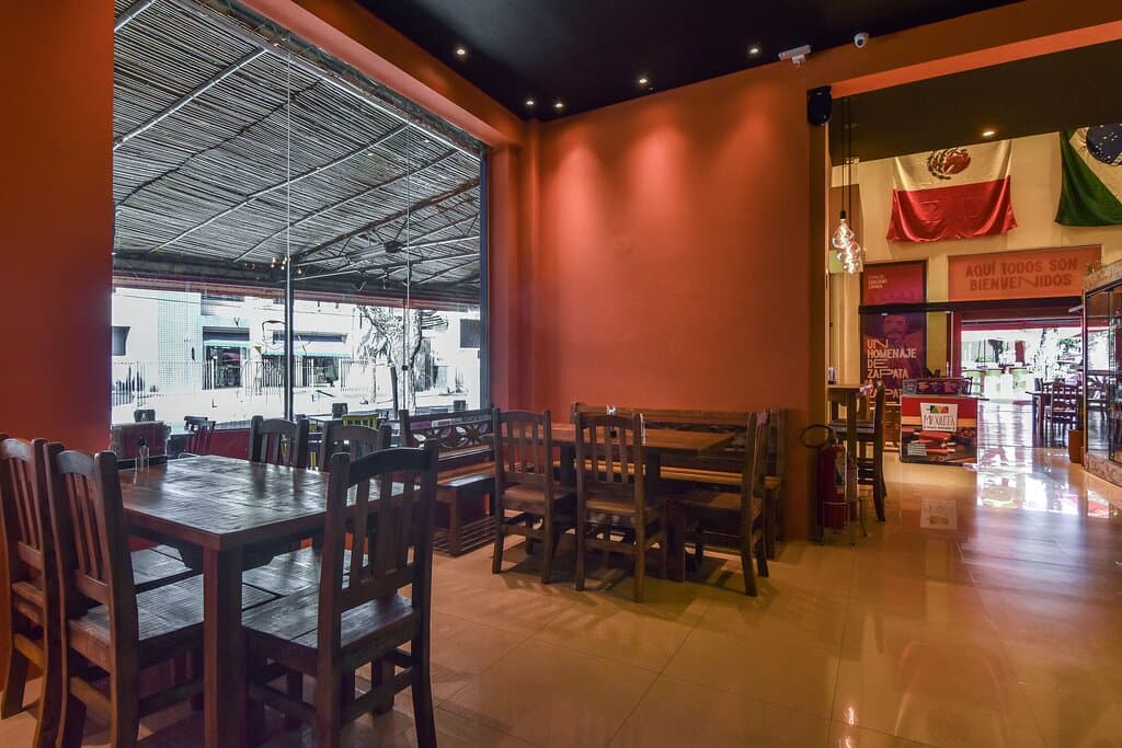Ambiente. Viva Zapata! #mexicanbaraguaverde #mexicanbar #aguaverde #mex #vaidecomidamexicana #comidamexicana