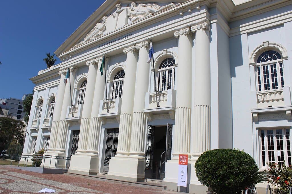 Biblioteca Parque de Niterói - área externa.