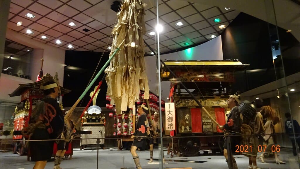 1階から観る展示