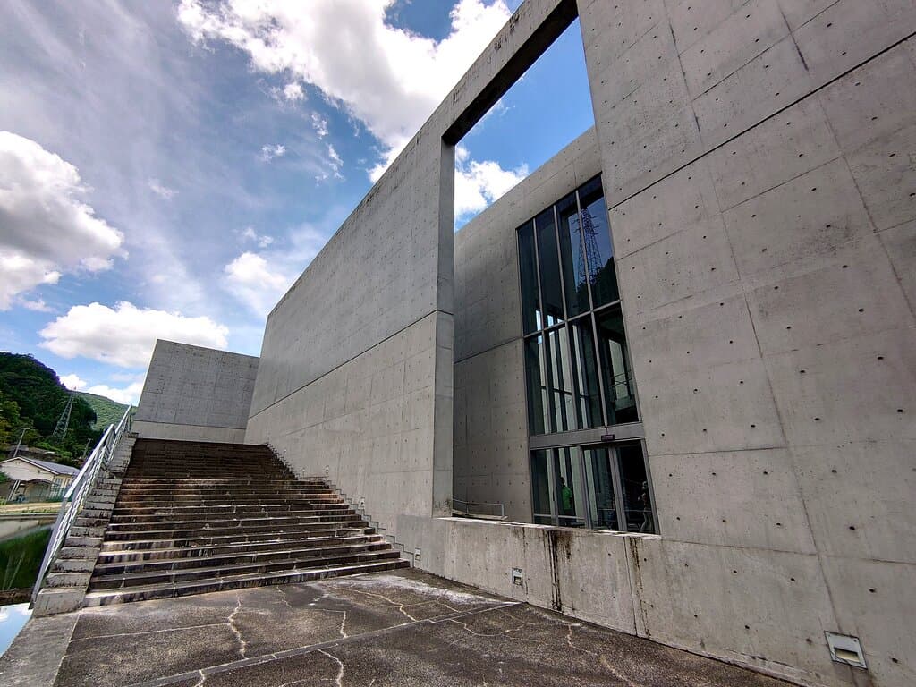 一階展示室から外に出られる