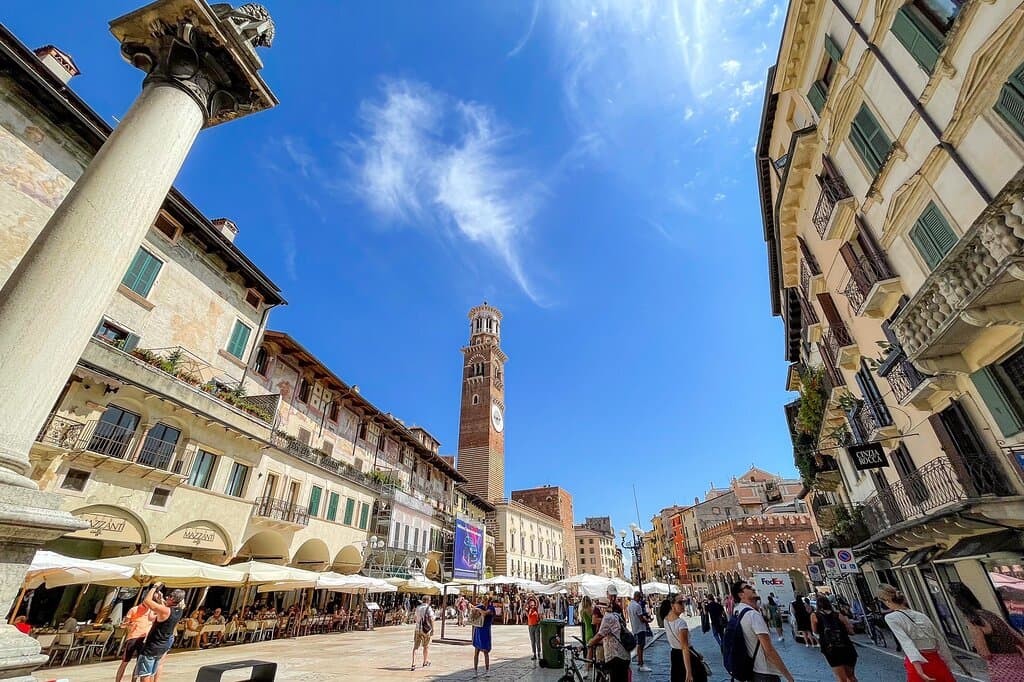 Die Shops verkaufen leider viel Touristen-Schrott ;-(