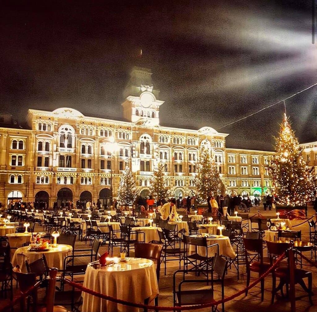 Dicembre al Caffè degli Specchi/Dicember at Caffè degli Specchi