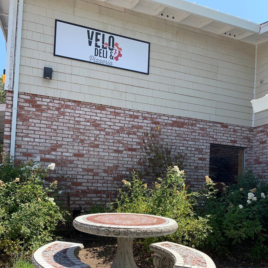 Velo Deli & Pizzeria