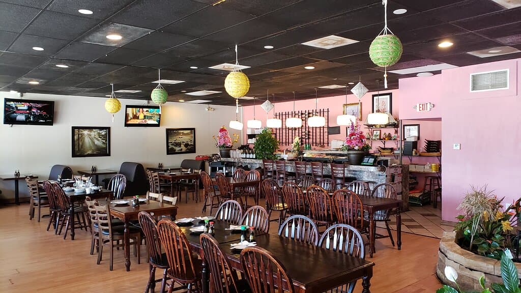 Oishii Japanese and Thai Restaurant