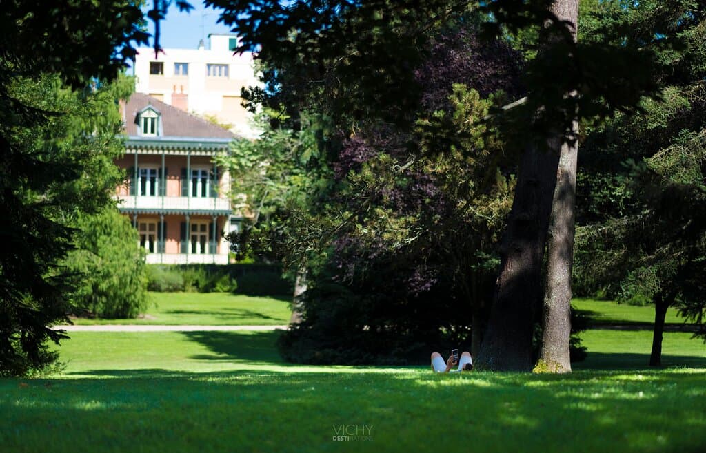 Parcs Napoléon III et Kennedy.