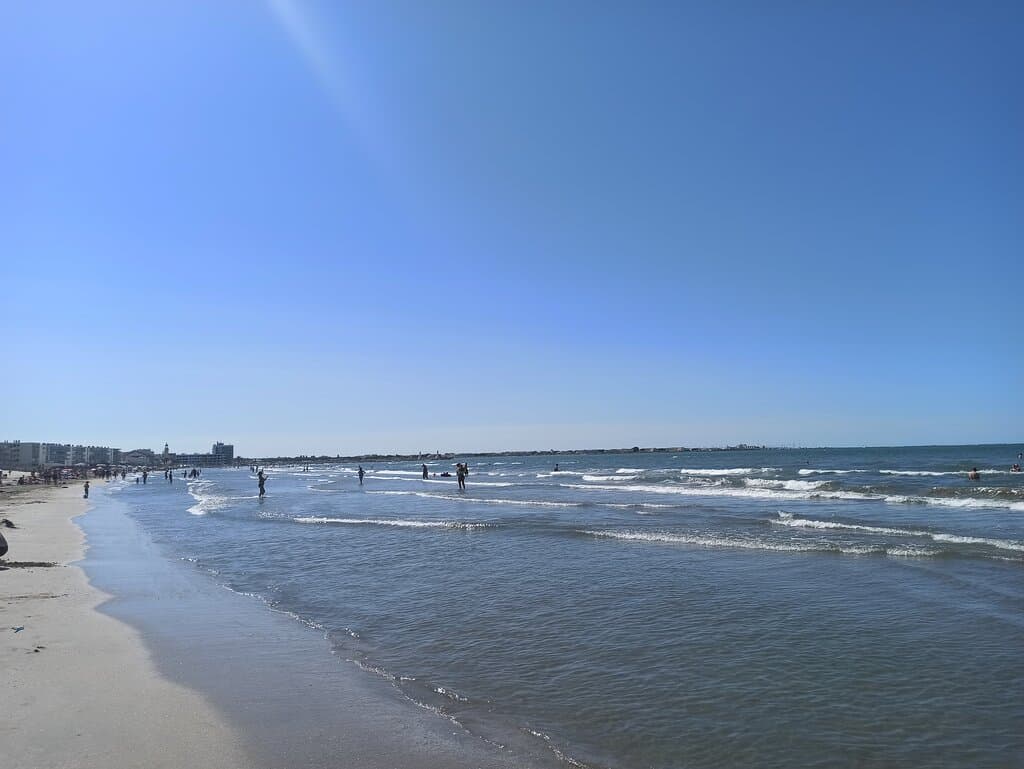 Plage du Boucanet en été. Très familiale et agréable.