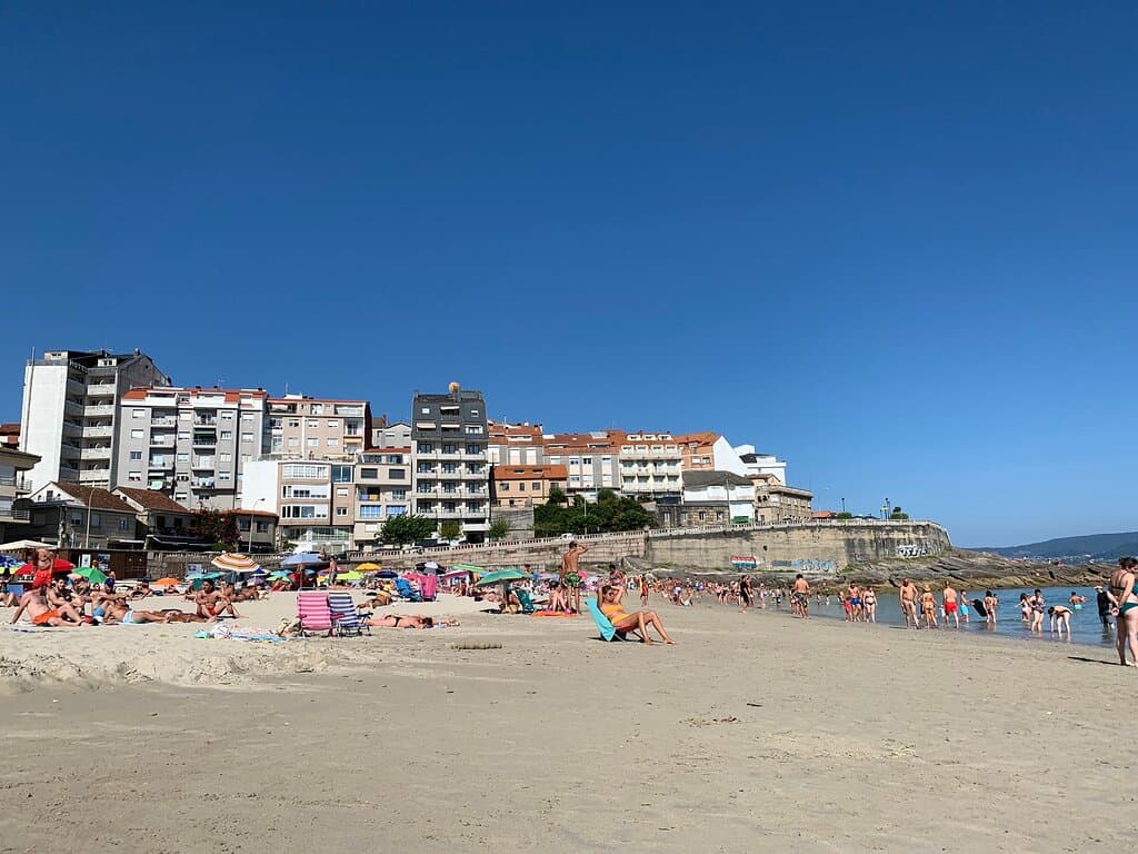 Lovely tiny sandy beach, frequented by locals. Great for families with kids.