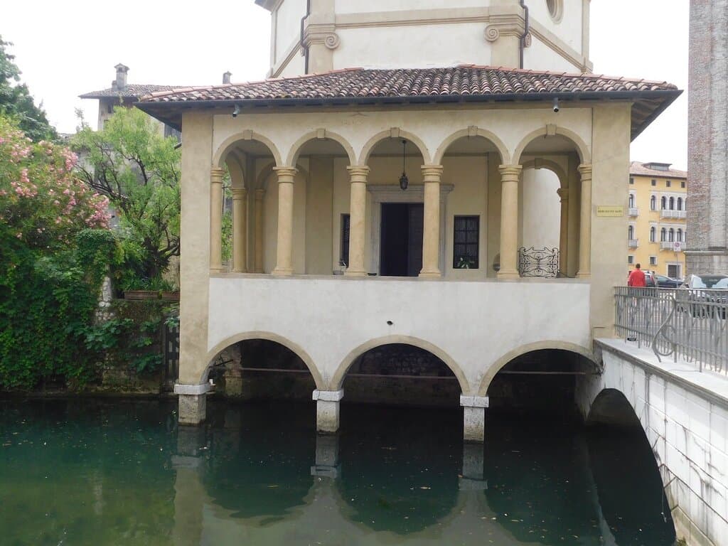 Santa Maria la Nova Quarter