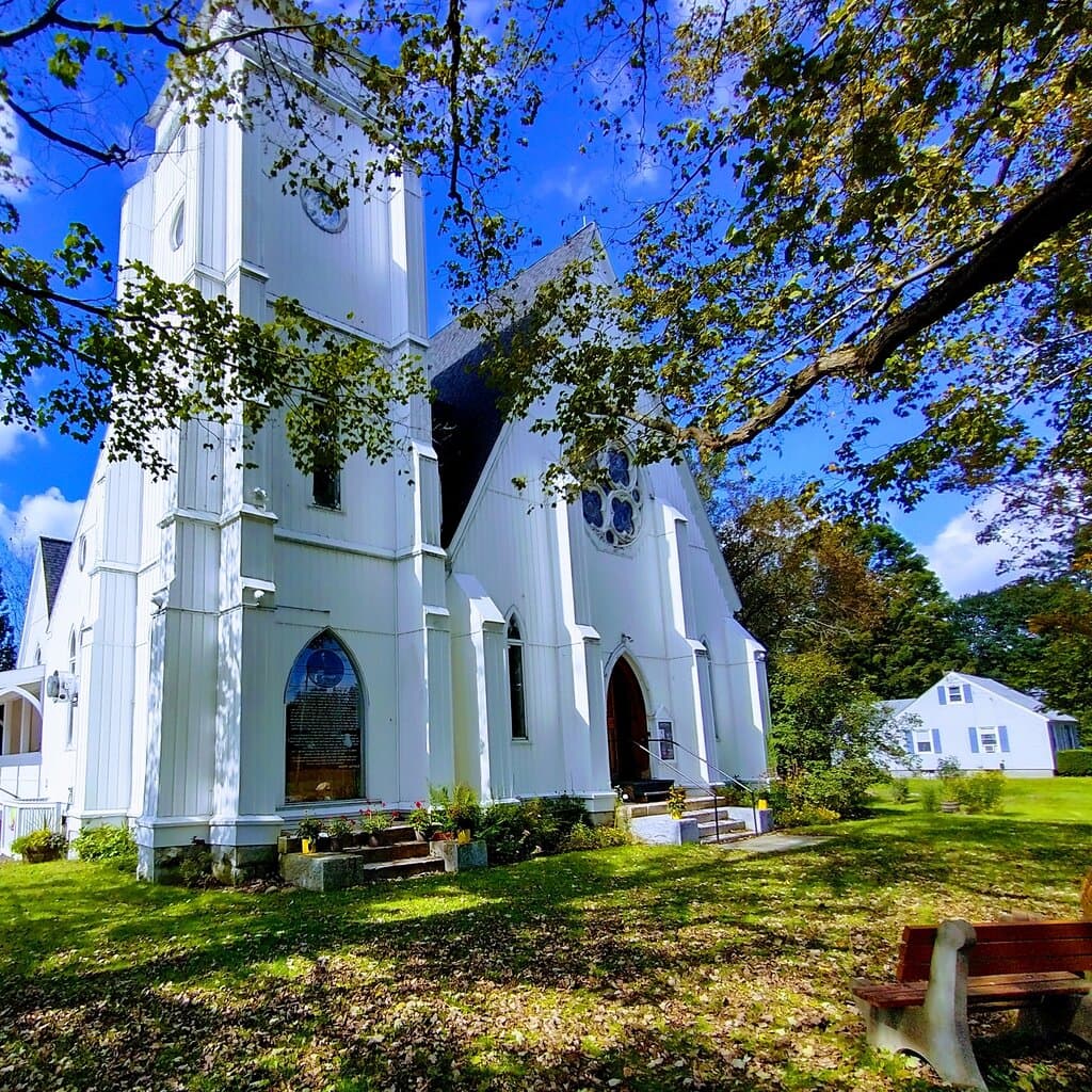  Old Church arlo guthrie  alices restaurant  alices restaurant massacree  You can get anything you want at Alice's restaurant