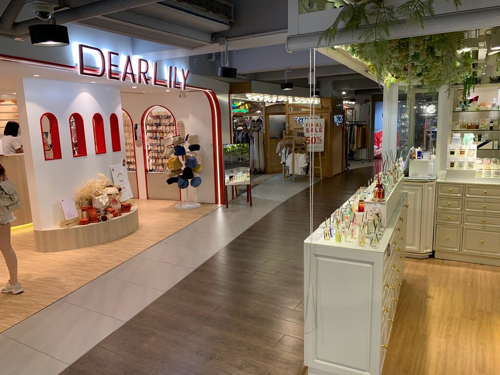 D2 shopping centre in Lai Chi Kok (9) 