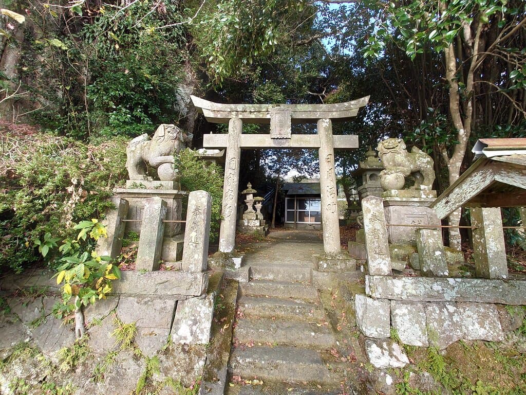 下市磨崖仏