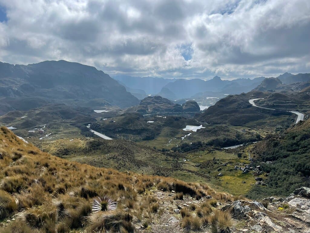 Tres Cruces Pass Cajas