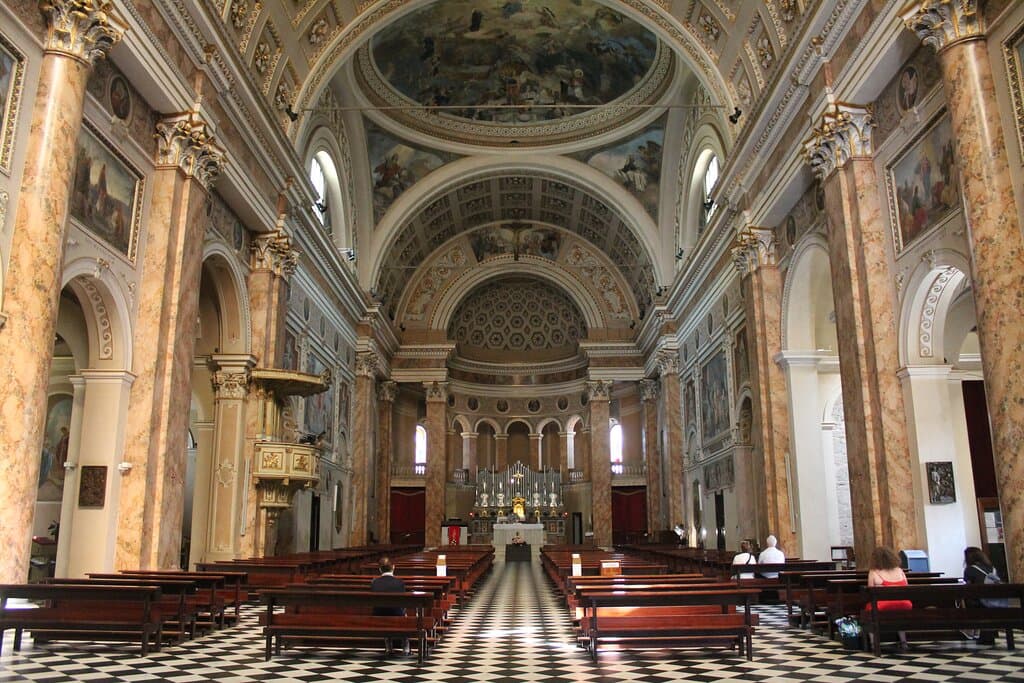 Interno Basilica San Nicolò