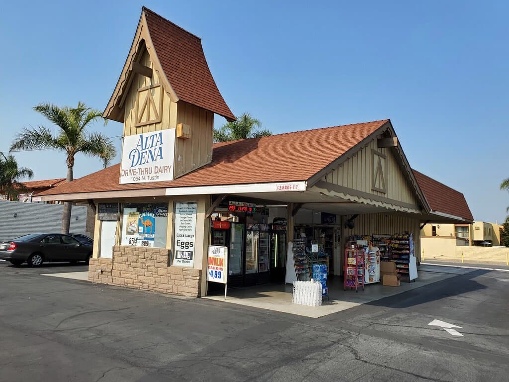 Although not in the Old Towne part of Orange, this old school drive through dairy reminds you of the slower, long gone era that you feel from the streets around the city center park and round a bout.