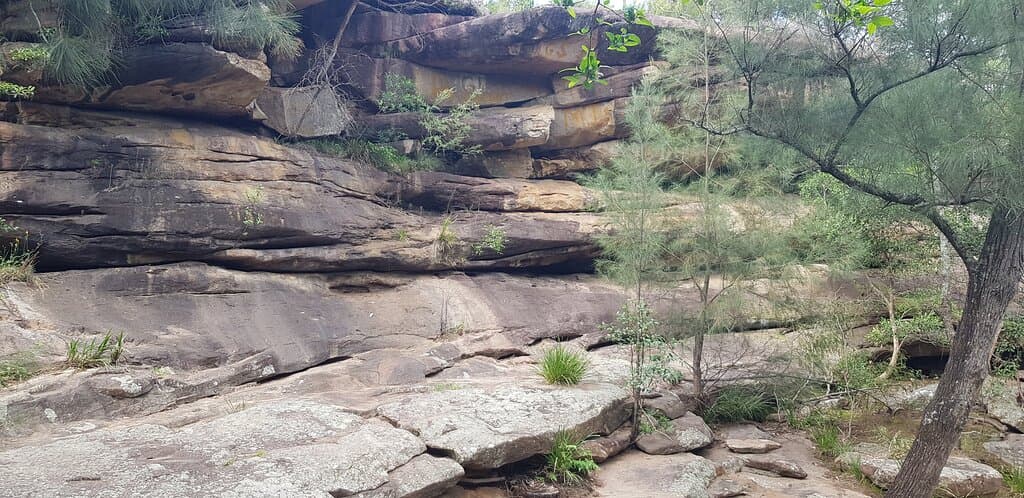 Bomaderry creek rock platforms