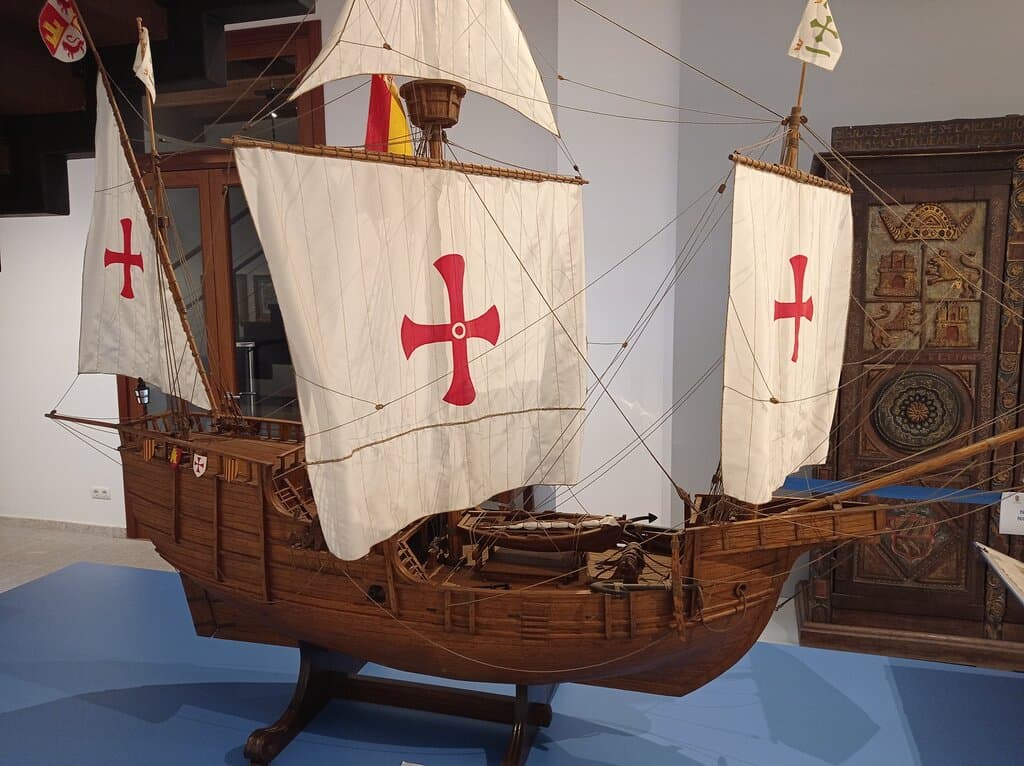 Repolica de la Nao Santa María en la Casa Museo de la Navegación