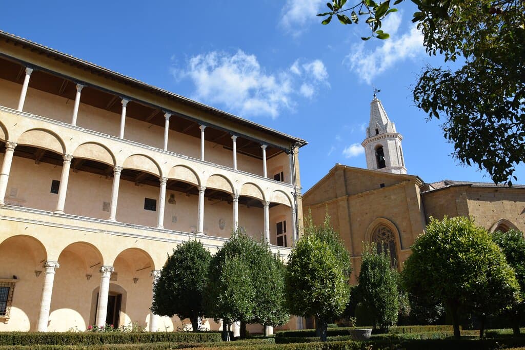 Palazzo Piccolomini - 21