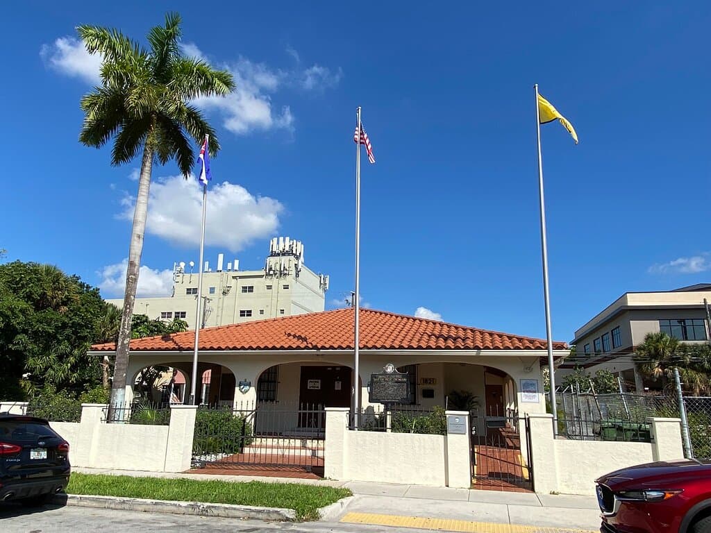 The museum is still closed so all one can see is the exterior.