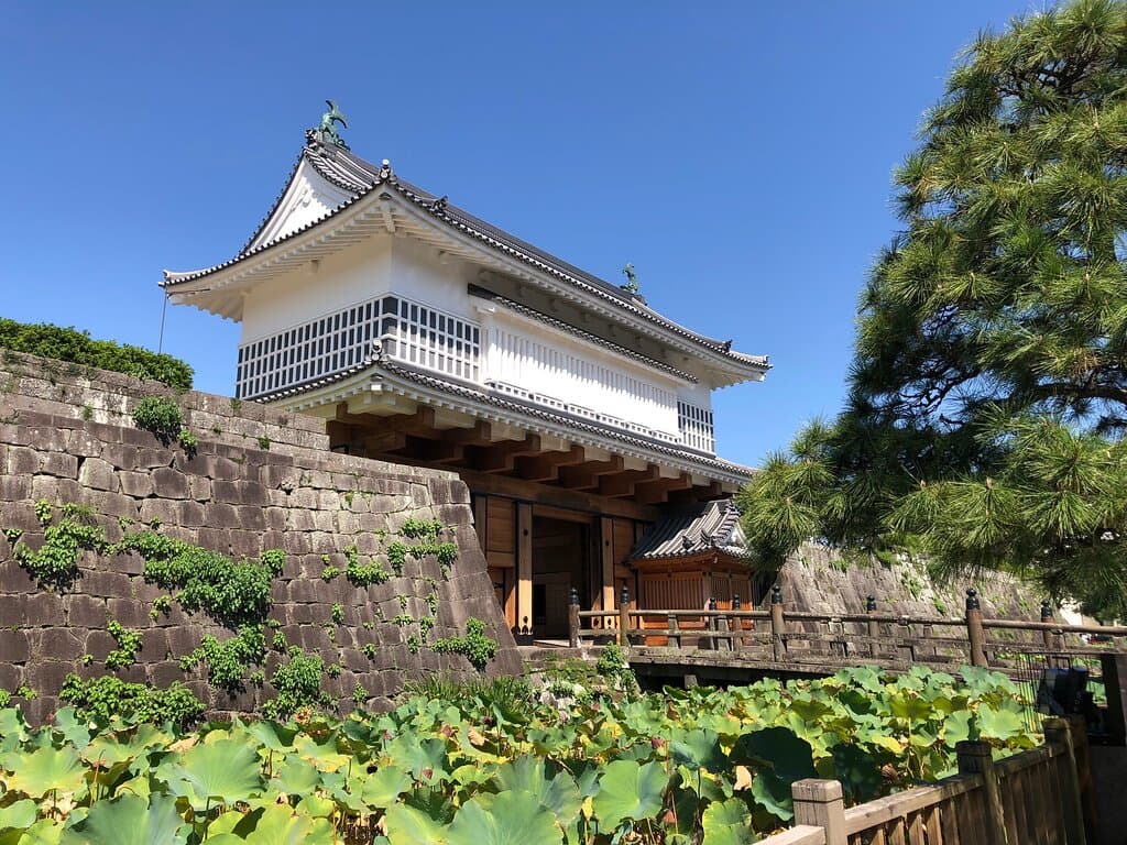 日本最大級の門です