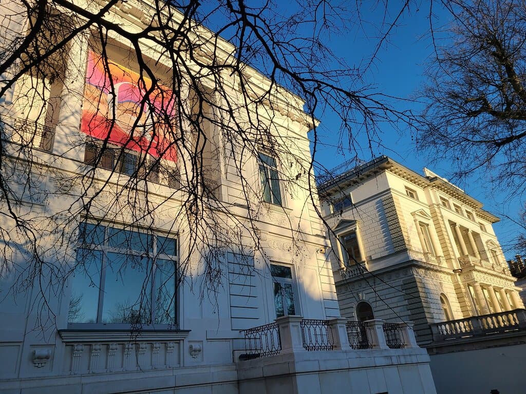 Visit Q Contemporary Art Gallery