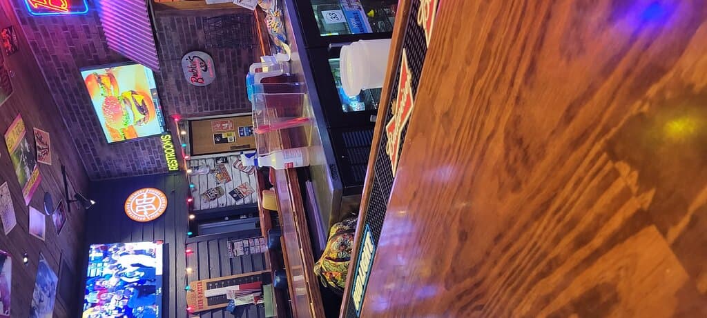 We're just looking for a place to go to lunch with the wife wife hadn't been there in years it always seems to be crowded when I go by there so I never stop with this seems to lock out and went by when it just opened we set it the bar and was very pleasant and we had a plane hamburger and it was actually real good and the servers were good too we had no problems I would recommend it to go out for lunch or maybe a quick bite for dinner