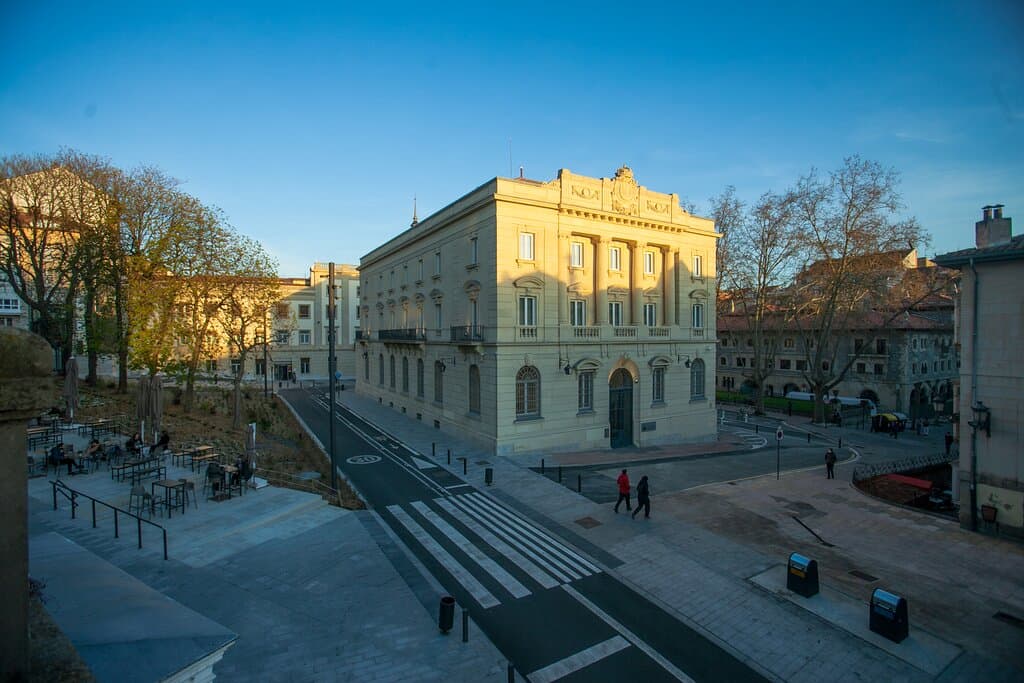 Edificio y entorno del Memorial