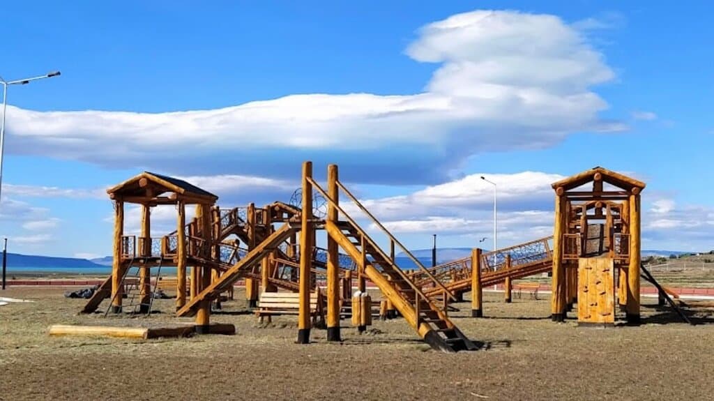 Hermosos juegos. Homenaje a la infancia y niñez libre de prejuicios. Por más espacios que promuevan la educación libre e igualitaria.