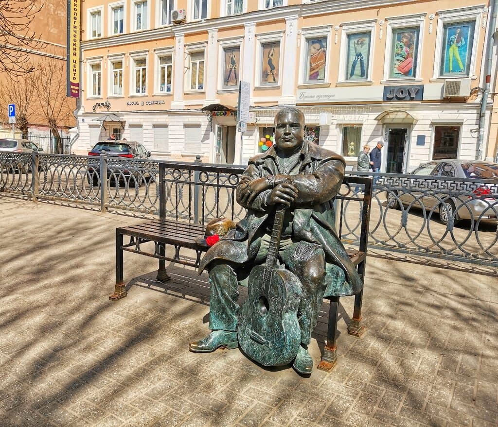 Памятник М. Кругу