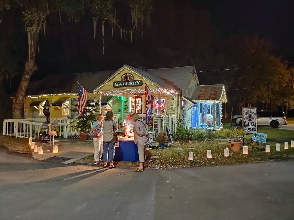 Luminary night at Franklin Anderson Gallery.