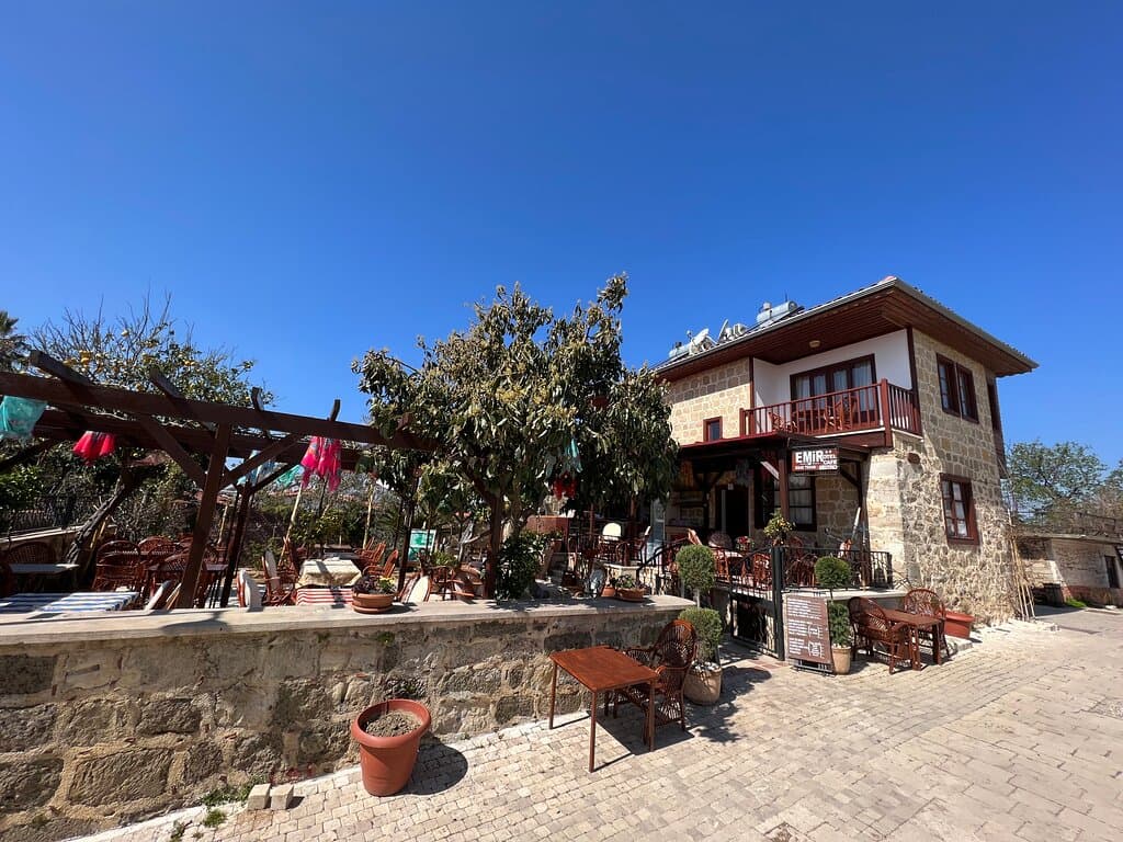 🎈bistroemir@hotmail.com
.
.
- Ja, hallo Emir Bistrofamilie, wir sind bereit wie eine Bombe für den Sommer und wir haben euch vermisst 🌻 Wir erwarten Sie an unserem neuen Standort mit dem gleichen Servicekonzept 🌈 Keine Sorge, wir sind nicht zu weit gegangen, wir befinden uns auf derselben Straße im antiken Side ✌️ Wir sehen uns. Pass auf dich auf Wenn Sie uns kontaktieren möchten 
🎈+902427534859
🎈 bistroemir@hotmail.çöm
.