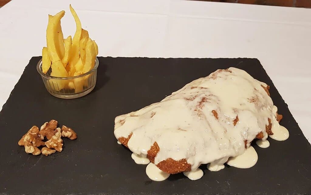 Cachopo Tres Quesos. 1º Premio en el concurso nacional En busca del mejor cachopo con ternera asturiana IGP