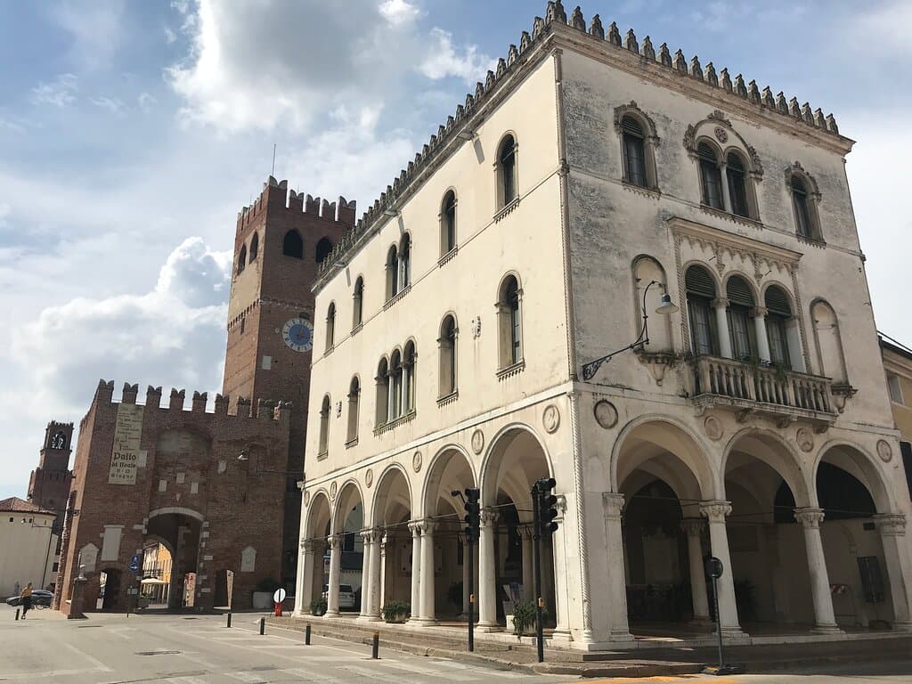 A spasso nell'antico centro storico, maggio 2022