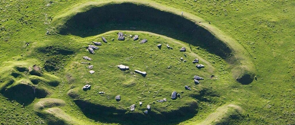 ARBOR LOW STONE CIRCLE AND GIB HILL BARROW