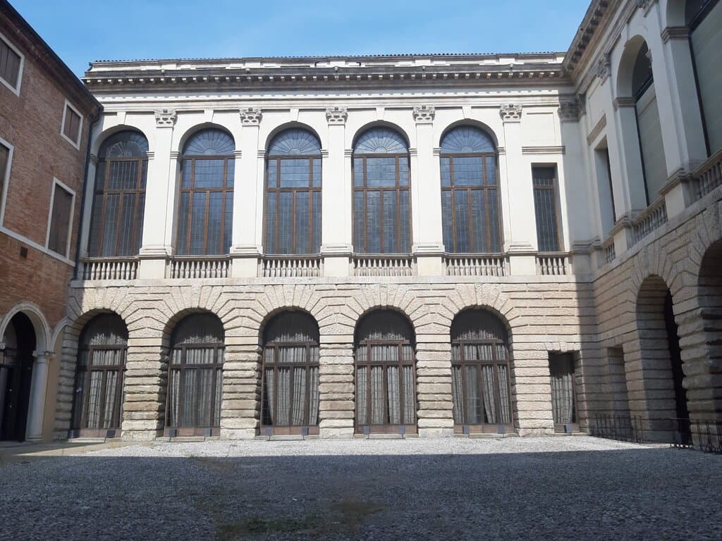 Cortile Gallerie Palazzo Thiene