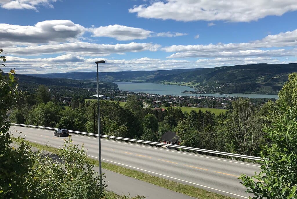 Birkebeineren Ski- and Biathlon Stadium, Lillehammer, Norway - flott utsikt på vei oppover