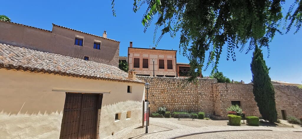 Rincón con encanto con la muralla.